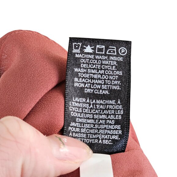 RW&CO NWT Burgundy Mauve Red Floral Blouse Sz M - Picture 8 of 9